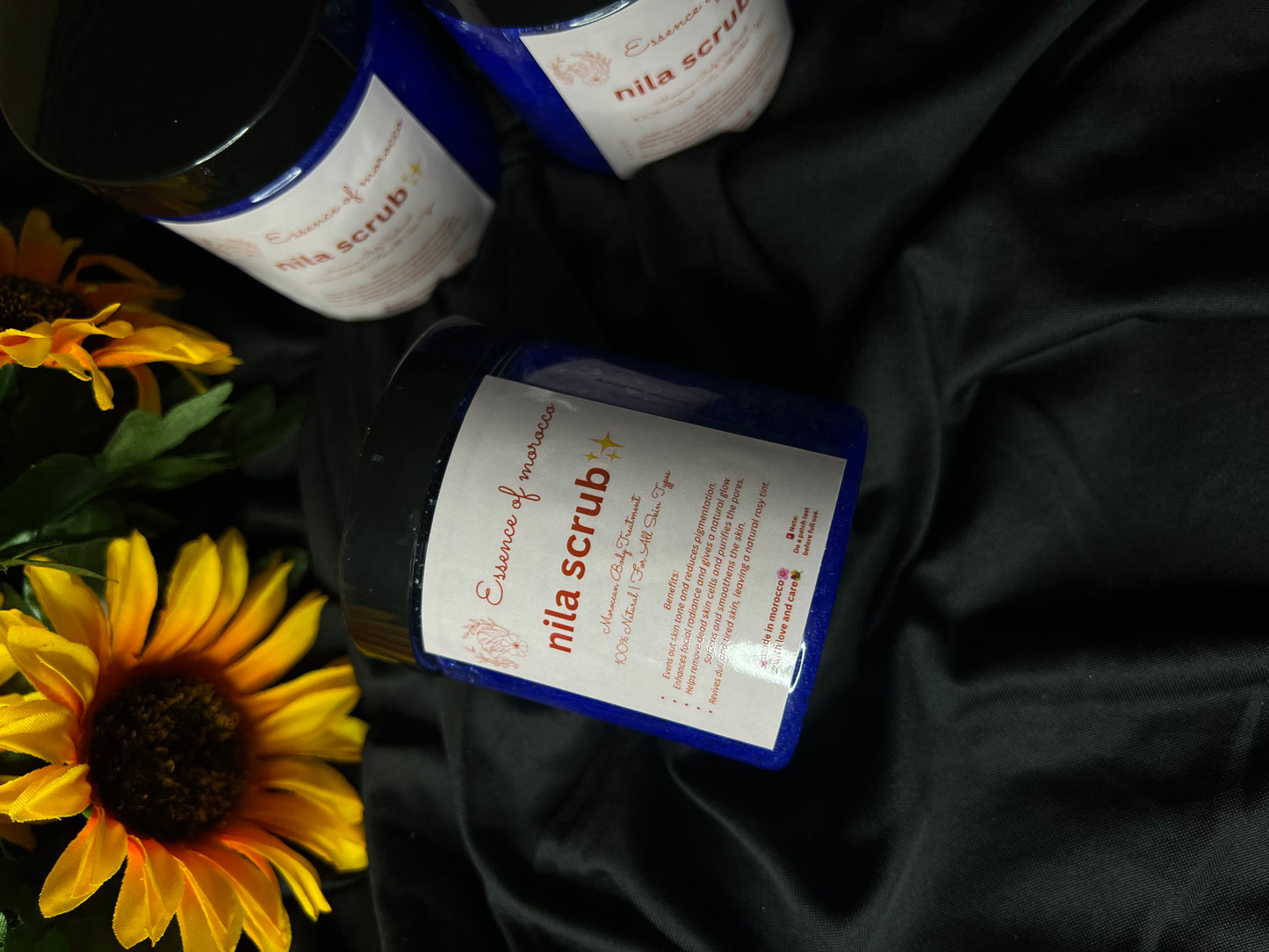 300g nila scrub ,smooth snd moisturizer skin, brightening and softening