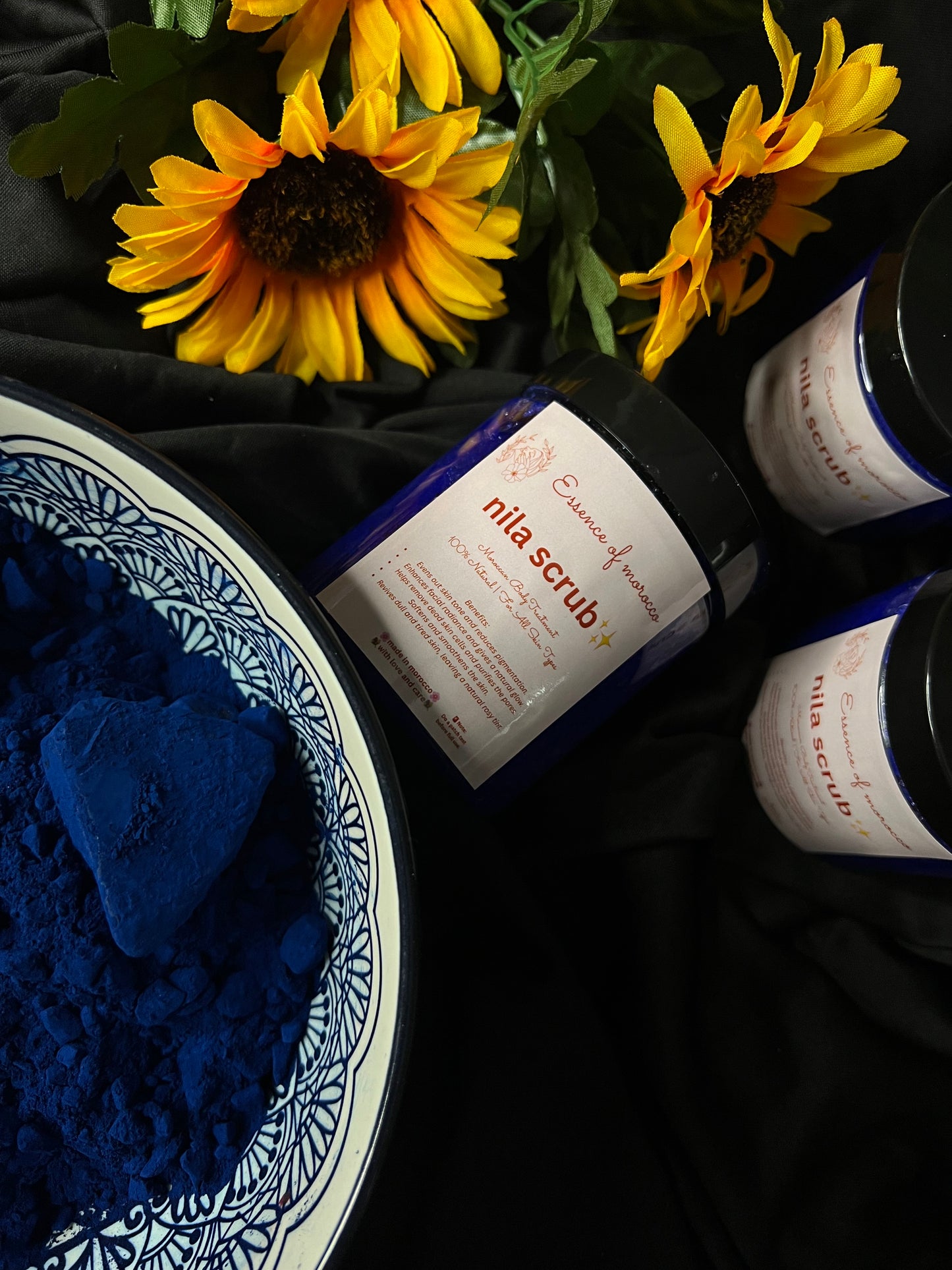 300g nila scrub ,smooth snd moisturizer skin, brightening and softening