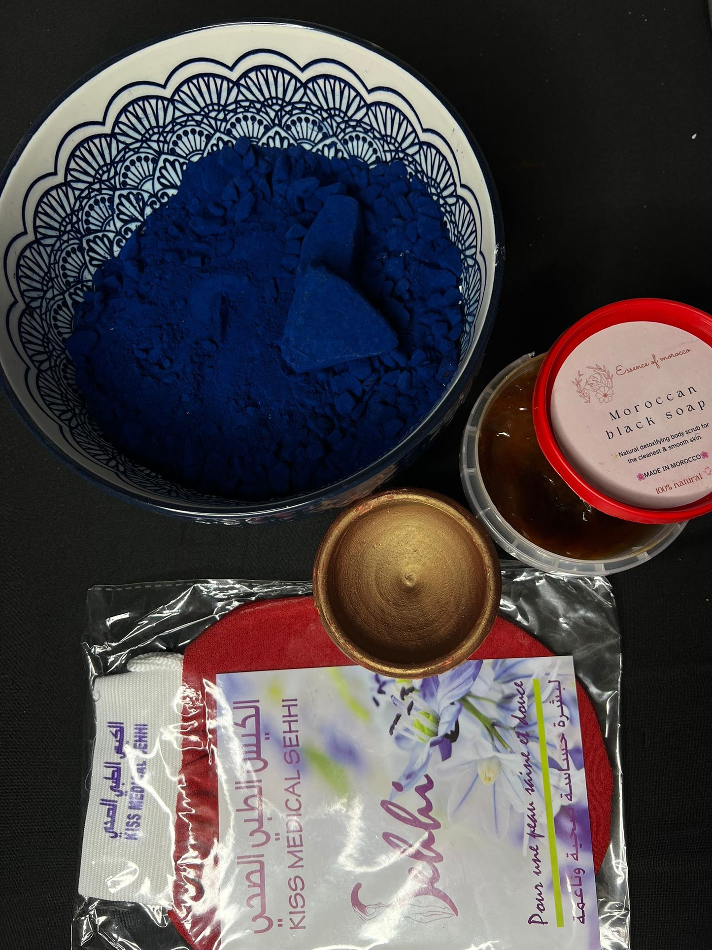 Pack: 250g black soap + 80g nila powder+1 gloves+ 1 akker fassi lipstick ,pigmentation and whitening for face and body usage